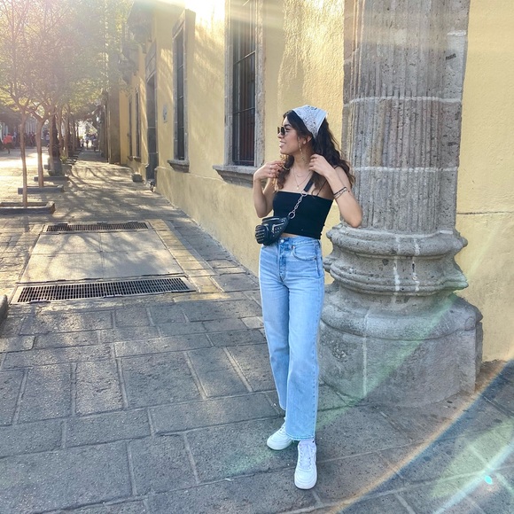 Levi’s Ribcage Straight 25 - Picture 2 of 13